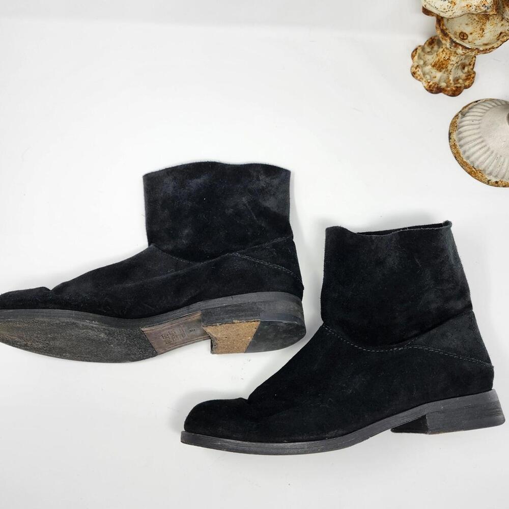 Eileen Fisher Vero Cuoio‎ Suede Ankle Boots Black Minimalist Style Size 9